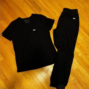 Figs Black Scrub Top and Jogger Pants Set